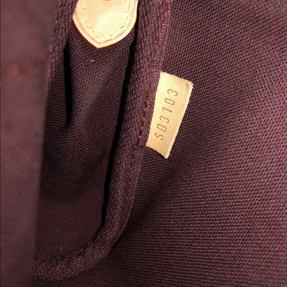 Authentic LV Favorite PM Comes with box &dust bag - Picture 9 of 11